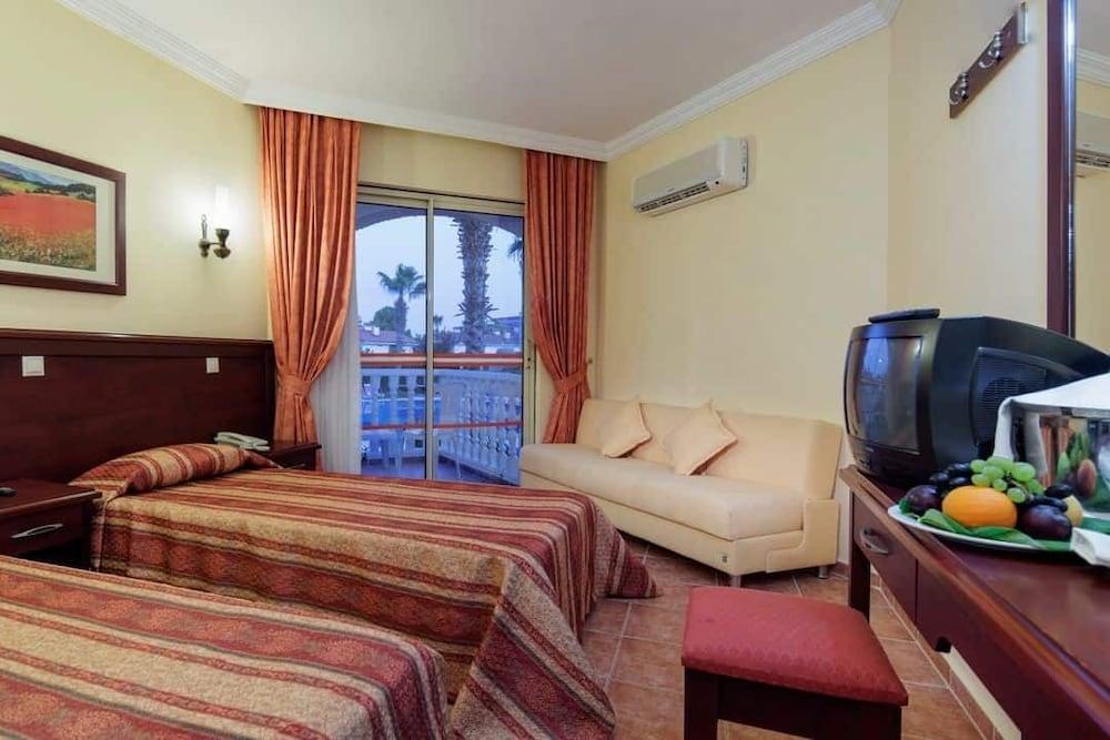Larissa Sultan Beach Camyuva Exterior photo
